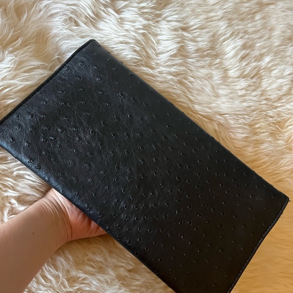 Faux black ostrich leather clutch - Picture 2 of 4